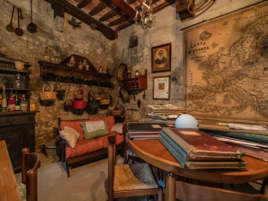 Immagine 12 di Villa in vendita  a Capannori