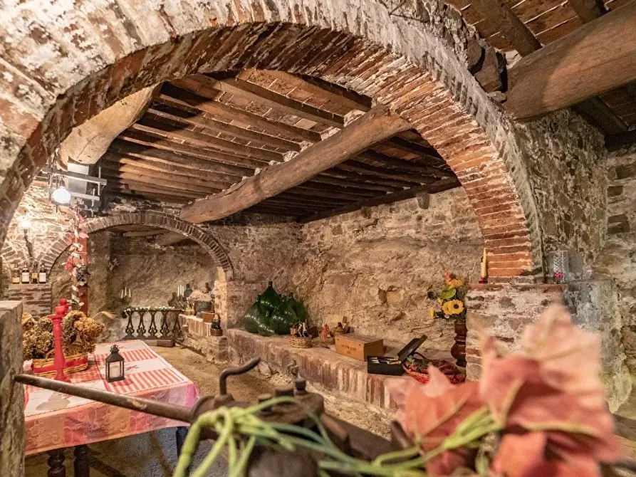 Immagine 4 di Villa in vendita  a Capannori