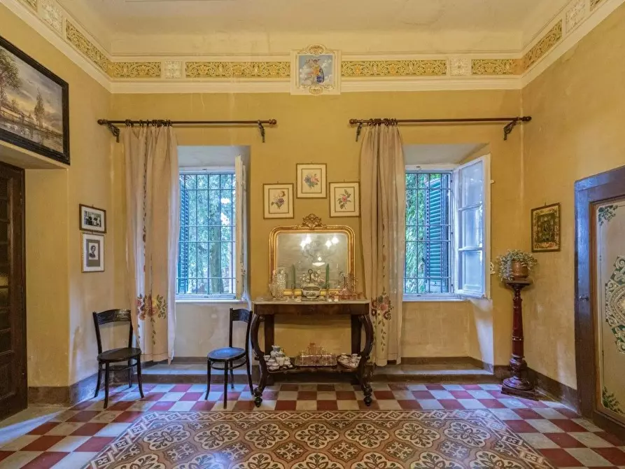 Immagine 23 di Villa in vendita  a Capannori