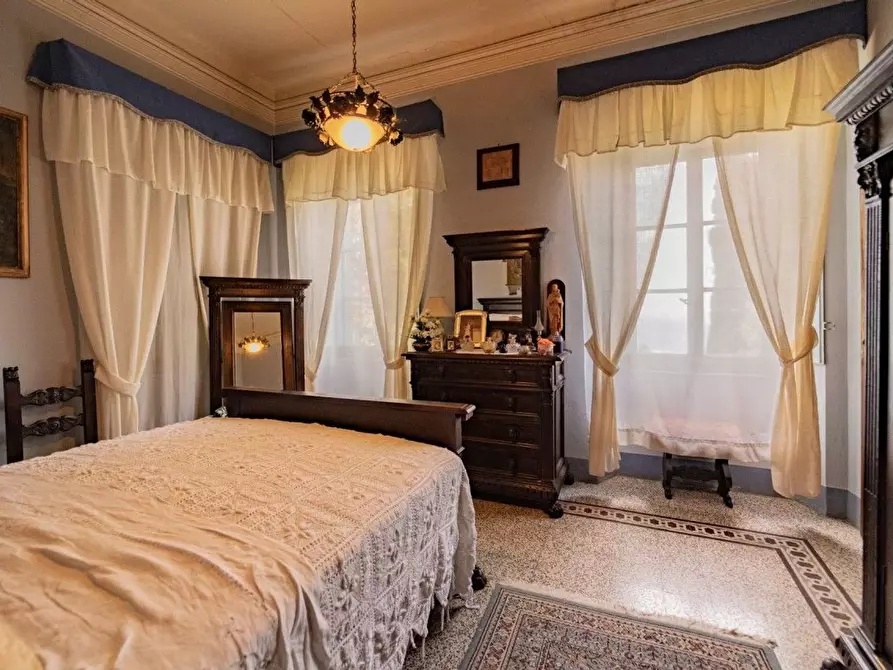 Immagine 30 di Villa in vendita  a Capannori