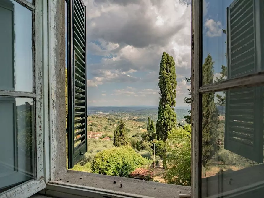 Immagine 36 di Villa in vendita  a Capannori