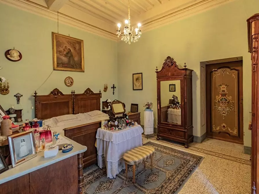 Immagine 37 di Villa in vendita  a Capannori