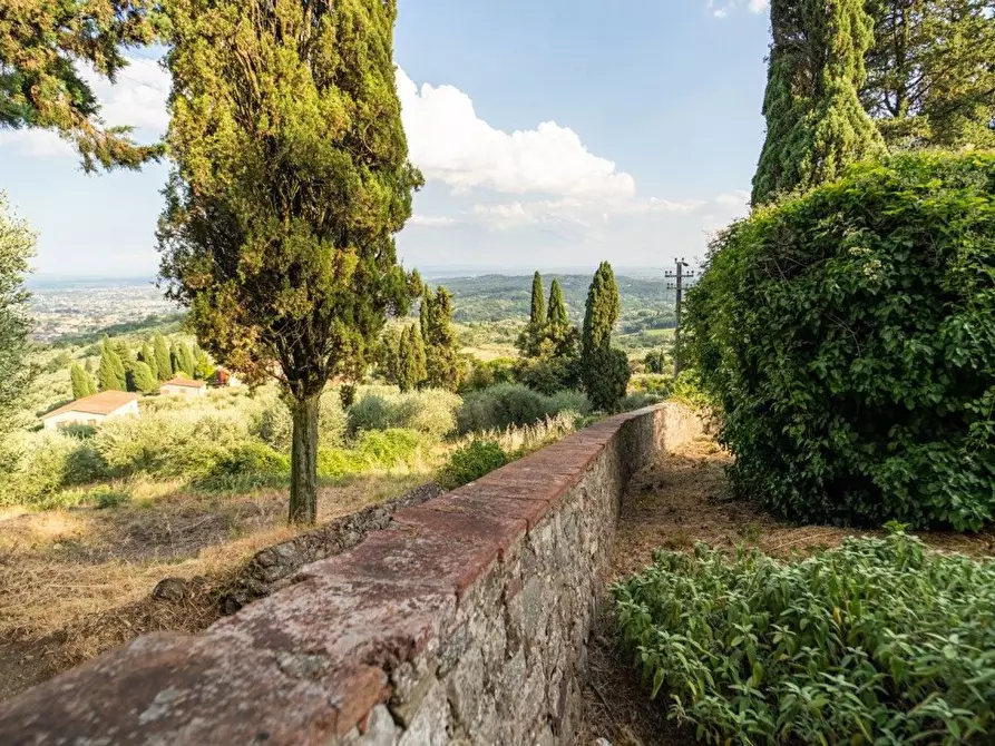 Immagine 48 di Villa in vendita  a Capannori