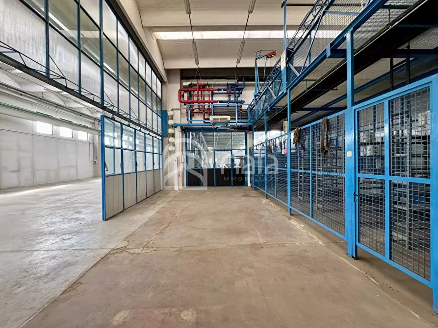 Immagine 9 di Capannone industriale in affitto  a Porcari