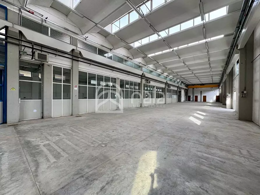 Immagine 6 di Capannone industriale in affitto  a Porcari