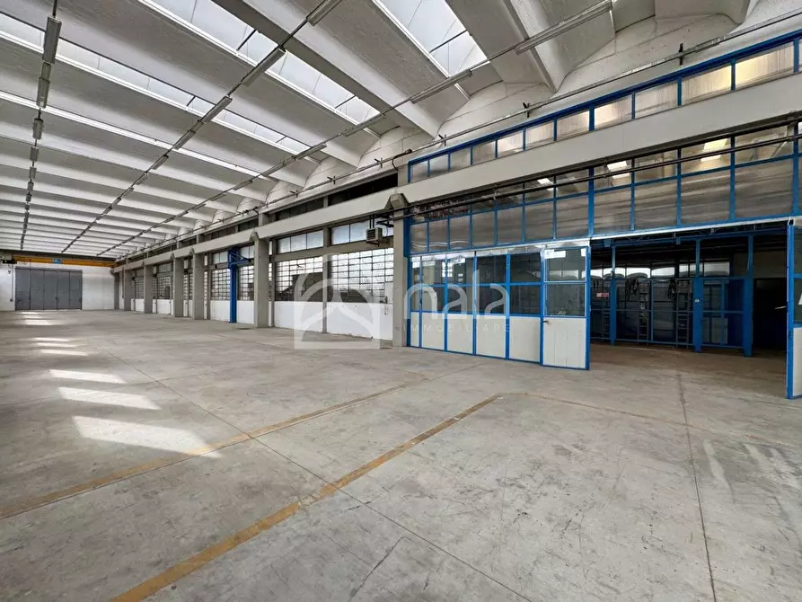 Immagine 11 di Capannone industriale in affitto  a Porcari