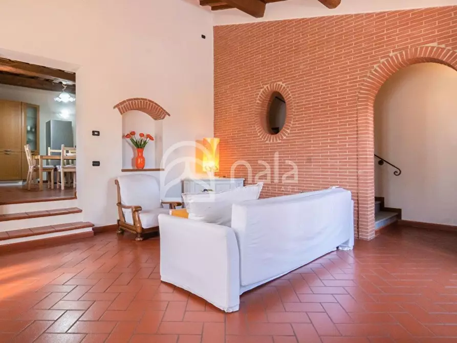 Immagine 12 di Villa in vendita  a Uzzano