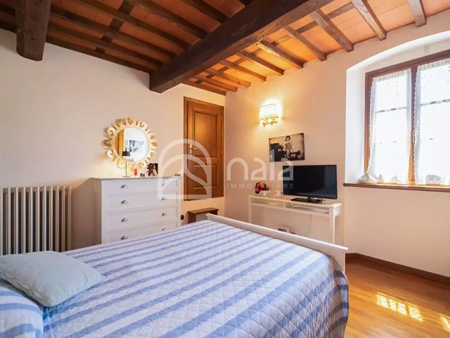 Immagine 24 di Villa in vendita  a Uzzano