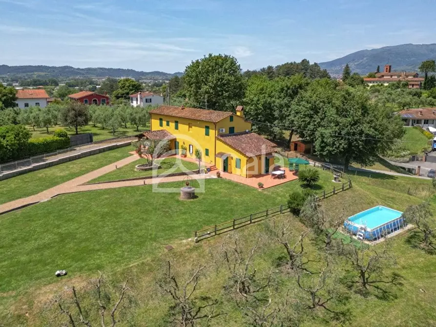 Immagine 4 di Villa in vendita  a Uzzano