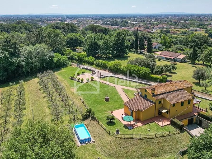 Immagine 7 di Villa in vendita  a Uzzano