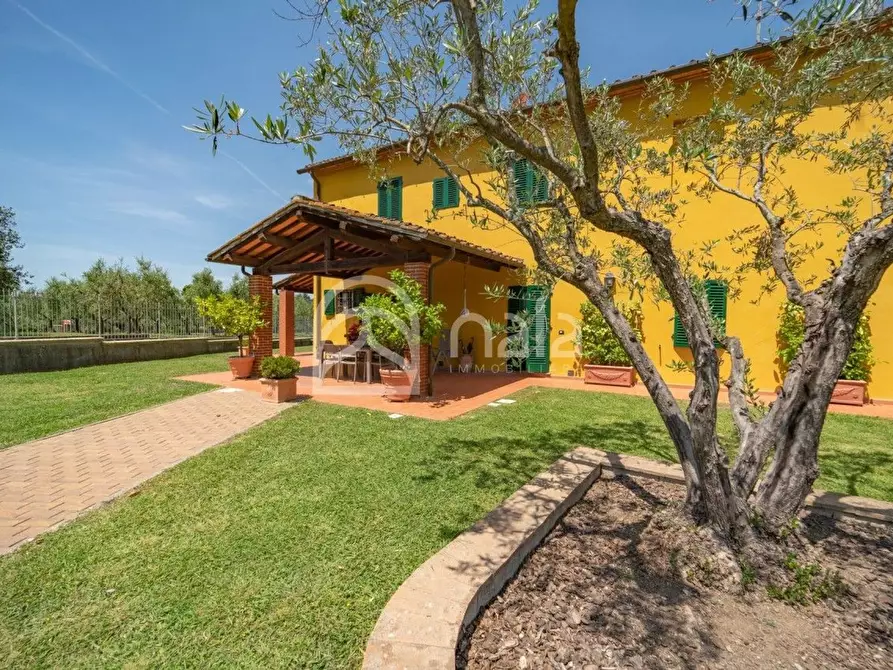 Immagine 38 di Villa in vendita  a Uzzano