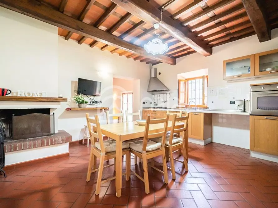 Immagine 9 di Villa in vendita  a Uzzano