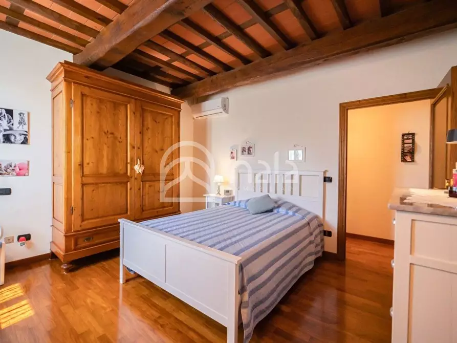 Immagine 25 di Villa in vendita  a Uzzano