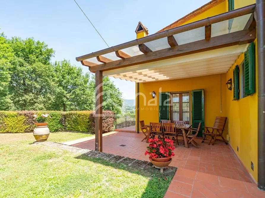 Immagine 31 di Villa in vendita  a Uzzano