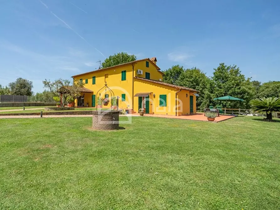 Immagine 36 di Villa in vendita  a Uzzano