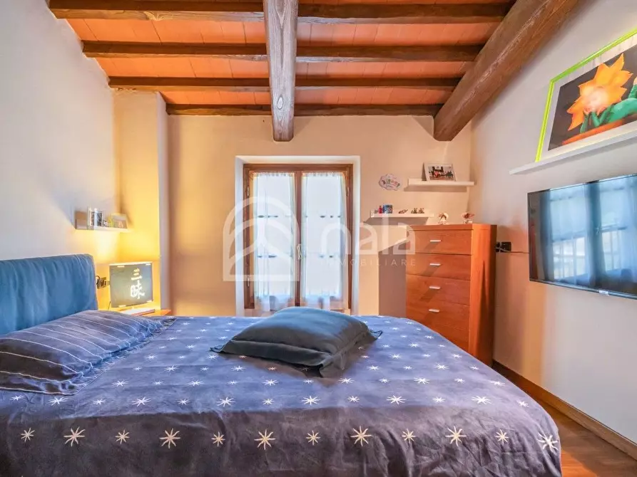 Immagine 22 di Villa in vendita  a Uzzano