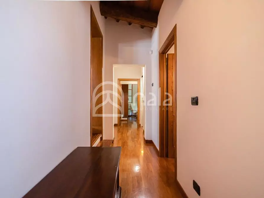 Immagine 14 di Villa in vendita  a Uzzano