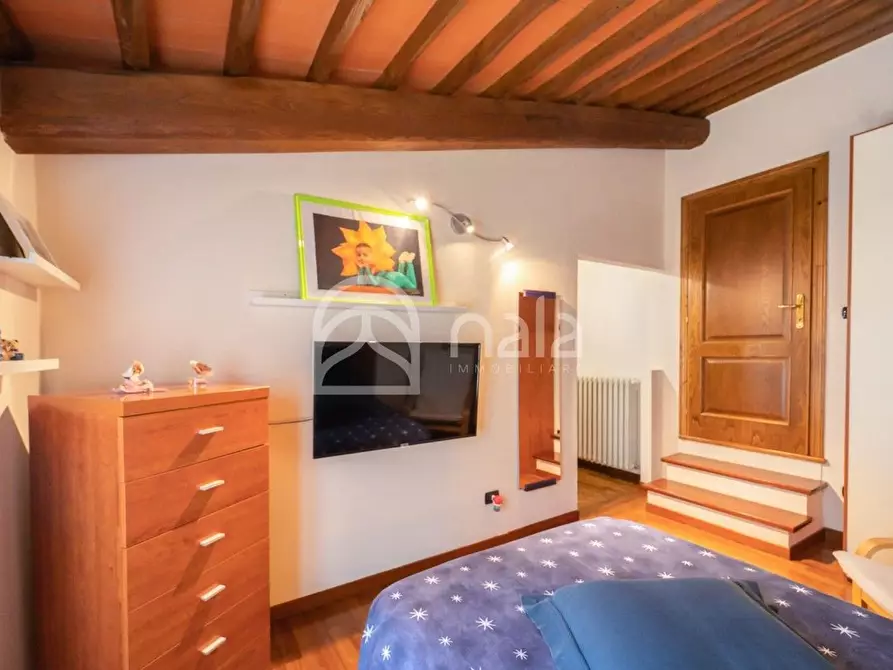 Immagine 21 di Villa in vendita  a Uzzano