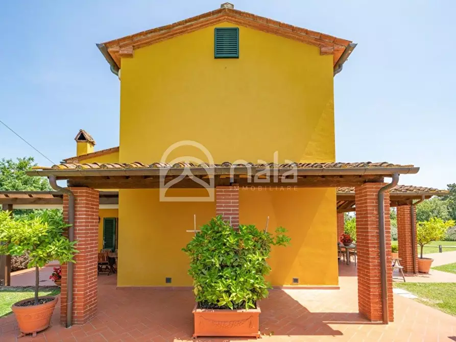 Immagine 33 di Villa in vendita  a Uzzano