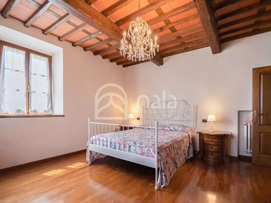 Immagine 17 di Villa in vendita  a Uzzano