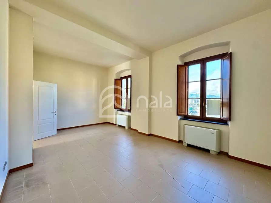 Immagine 9 di Ufficio in affitto  a Lucca