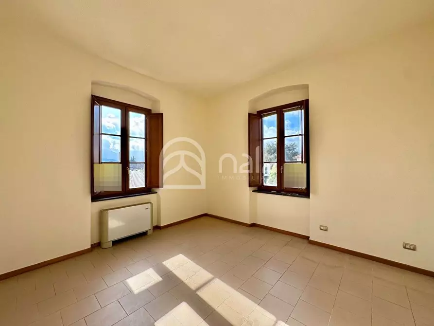 Immagine 11 di Ufficio in affitto  a Lucca