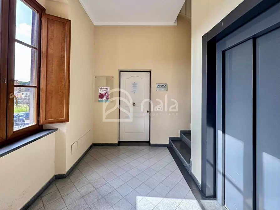 Immagine 3 di Ufficio in affitto  a Lucca