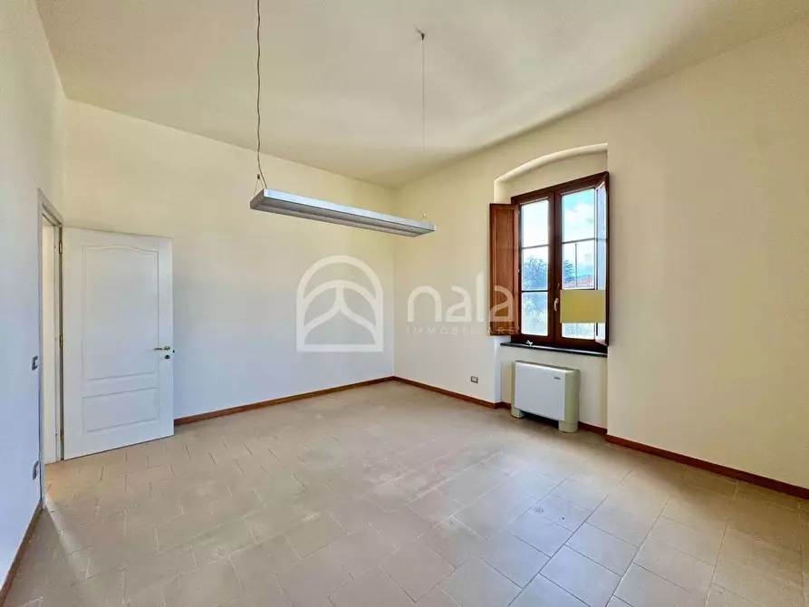 Immagine 6 di Ufficio in affitto  a Lucca