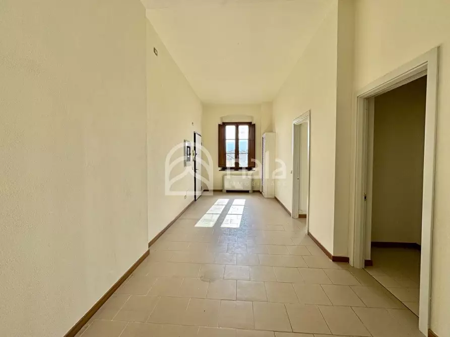 Immagine 5 di Ufficio in affitto  a Lucca