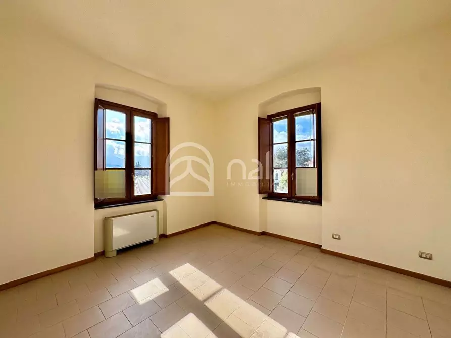 Immagine 12 di Ufficio in affitto  a Lucca