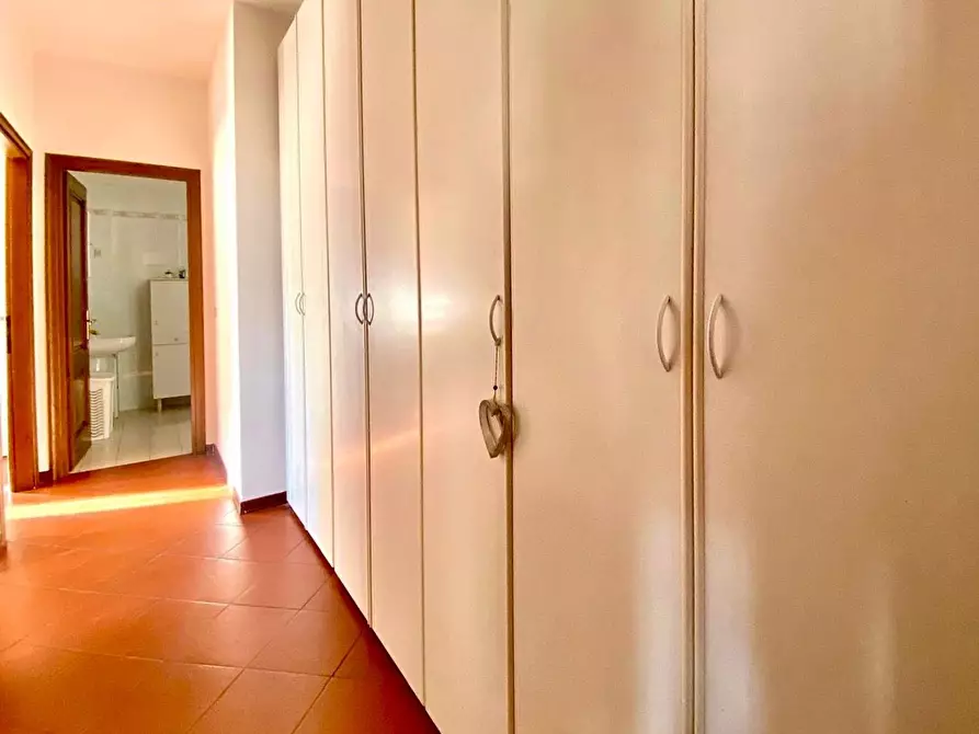 Immagine 13 di Appartamento in affitto  a Lucca