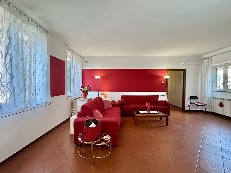 Immagine 4 di Appartamento in affitto  a Lucca