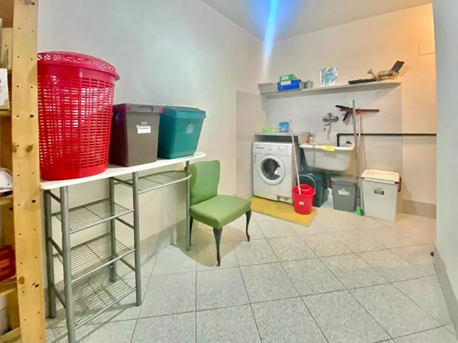 Immagine 29 di Appartamento in affitto  a Lucca