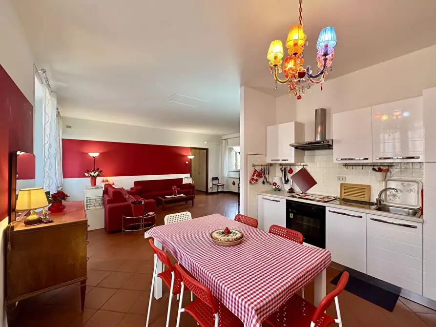 Immagine 5 di Appartamento in affitto  a Lucca