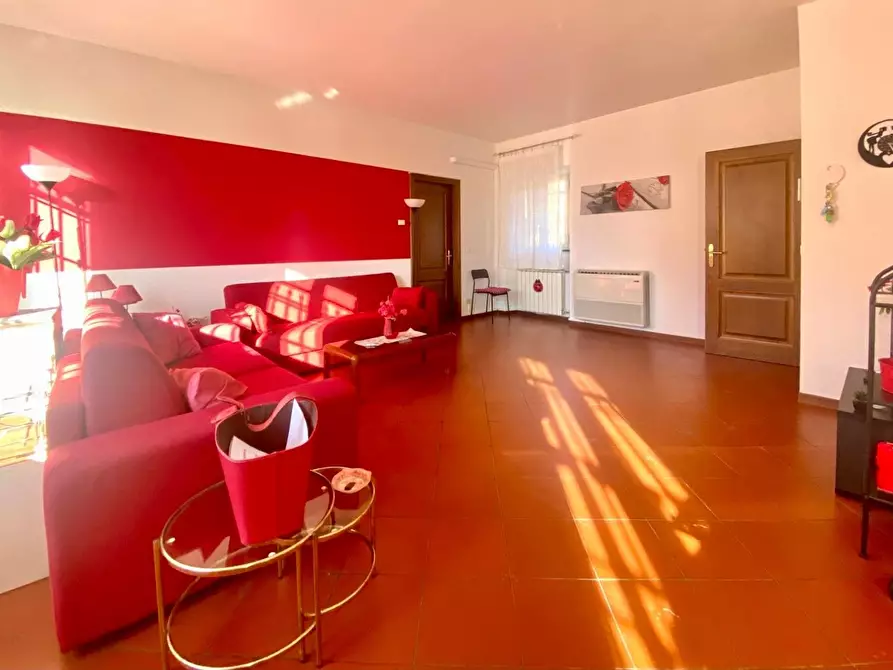 Immagine 3 di Appartamento in affitto  a Lucca