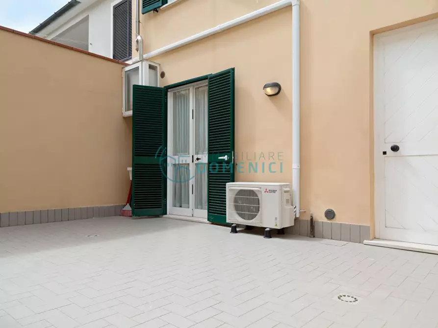 Immagine 23 di Appartamento in affitto  a Camaiore