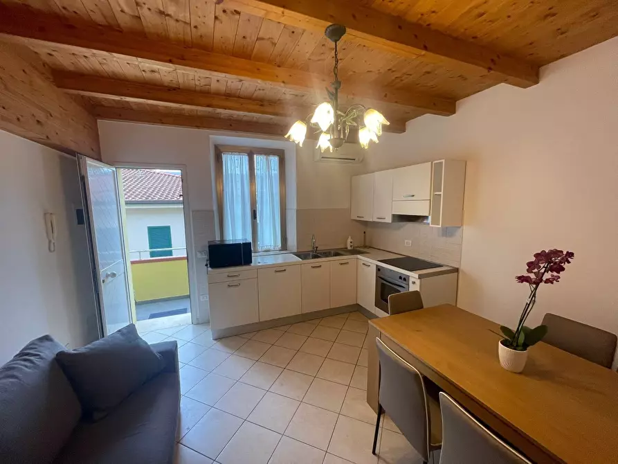Immagine 2 di Appartamento in affitto  a Camaiore