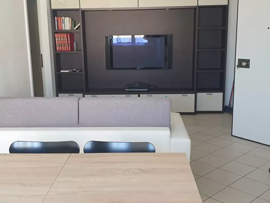 Immagine 2 di Appartamento in affitto  a Camaiore