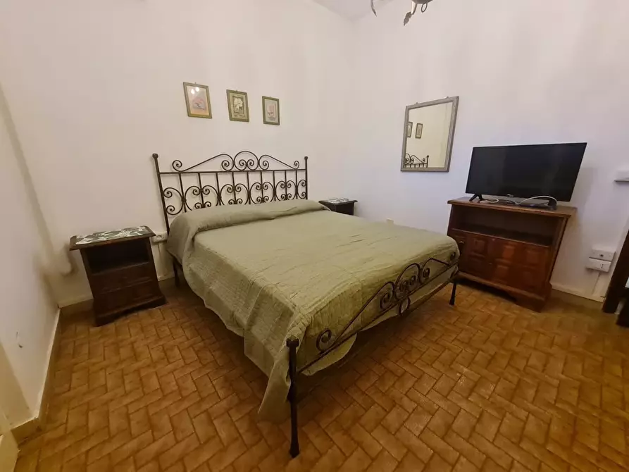 Immagine 1 di Appartamento in affitto  a Camaiore