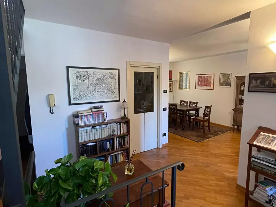 Immagine 68 di Appartamento in vendita  a Camaiore