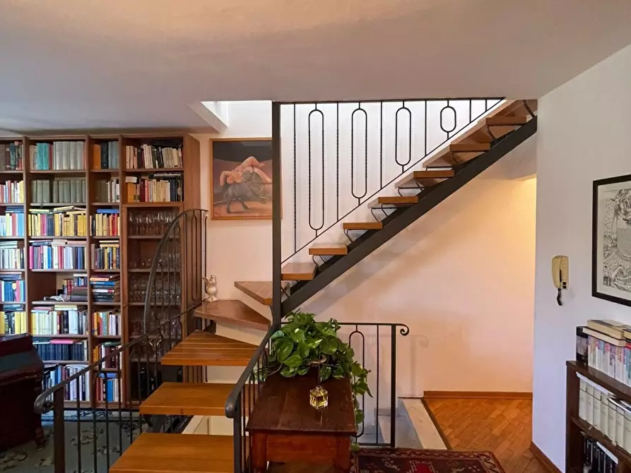 Immagine 7 di Appartamento in vendita  a Camaiore