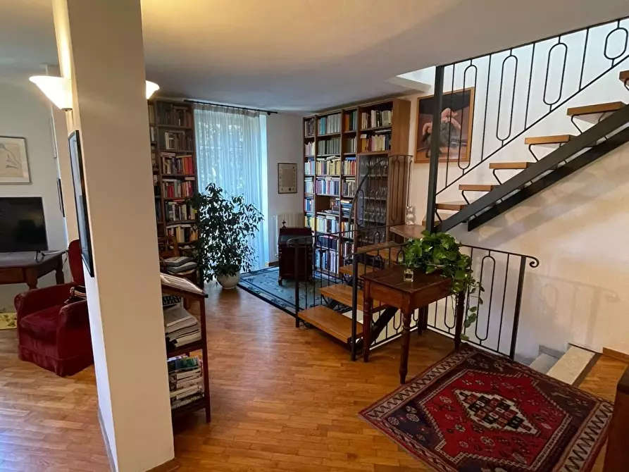 Immagine 1 di Appartamento in vendita  a Camaiore