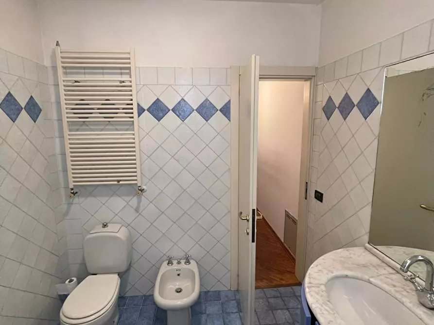 Immagine 40 di Appartamento in vendita  a Camaiore