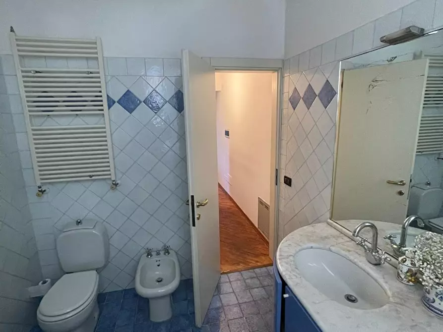 Immagine 77 di Appartamento in vendita  a Camaiore