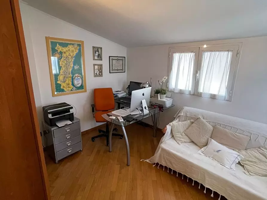 Immagine 52 di Appartamento in vendita  a Camaiore