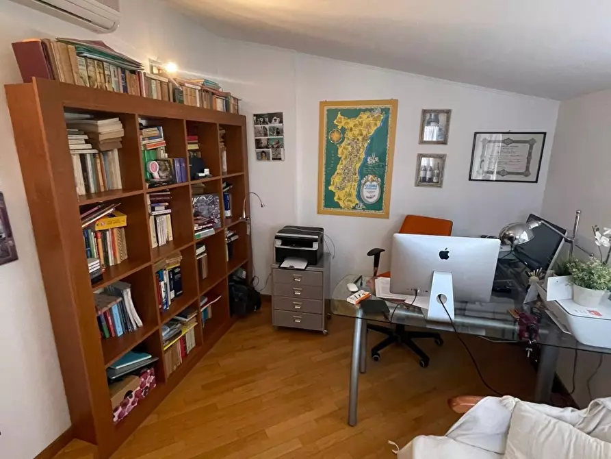 Immagine 54 di Appartamento in vendita  a Camaiore