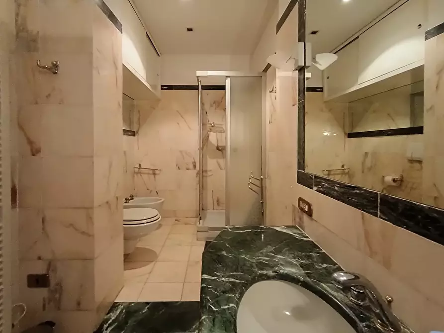 Immagine 6 di Appartamento in affitto  a Viareggio