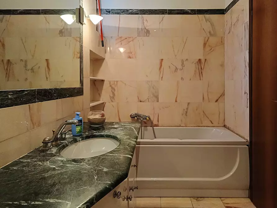 Immagine 5 di Appartamento in affitto  a Viareggio