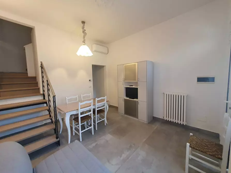 Immagine 1 di Appartamento in affitto  a Camaiore