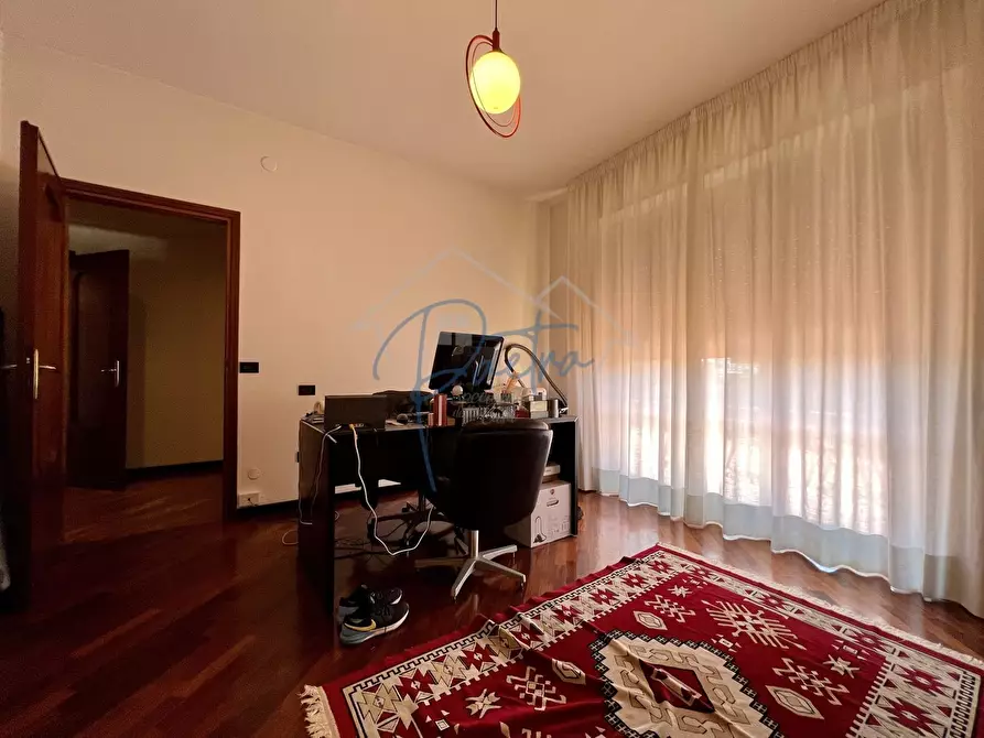 Immagine 17 di Mansarda in vendita  a Massa